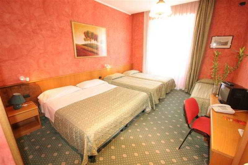 Hotel Marco Polo Roma Esterno foto