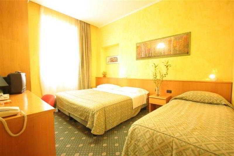 Hotel Marco Polo Roma Esterno foto
