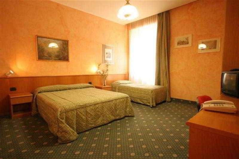 Hotel Marco Polo Roma Esterno foto