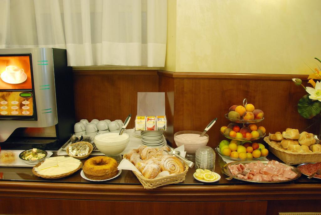 Hotel Marco Polo Roma Esterno foto