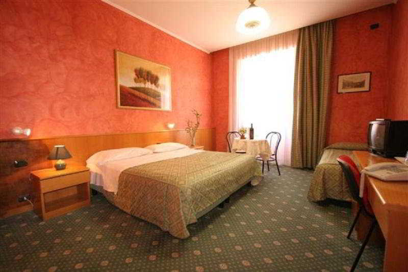 Hotel Marco Polo Roma Esterno foto