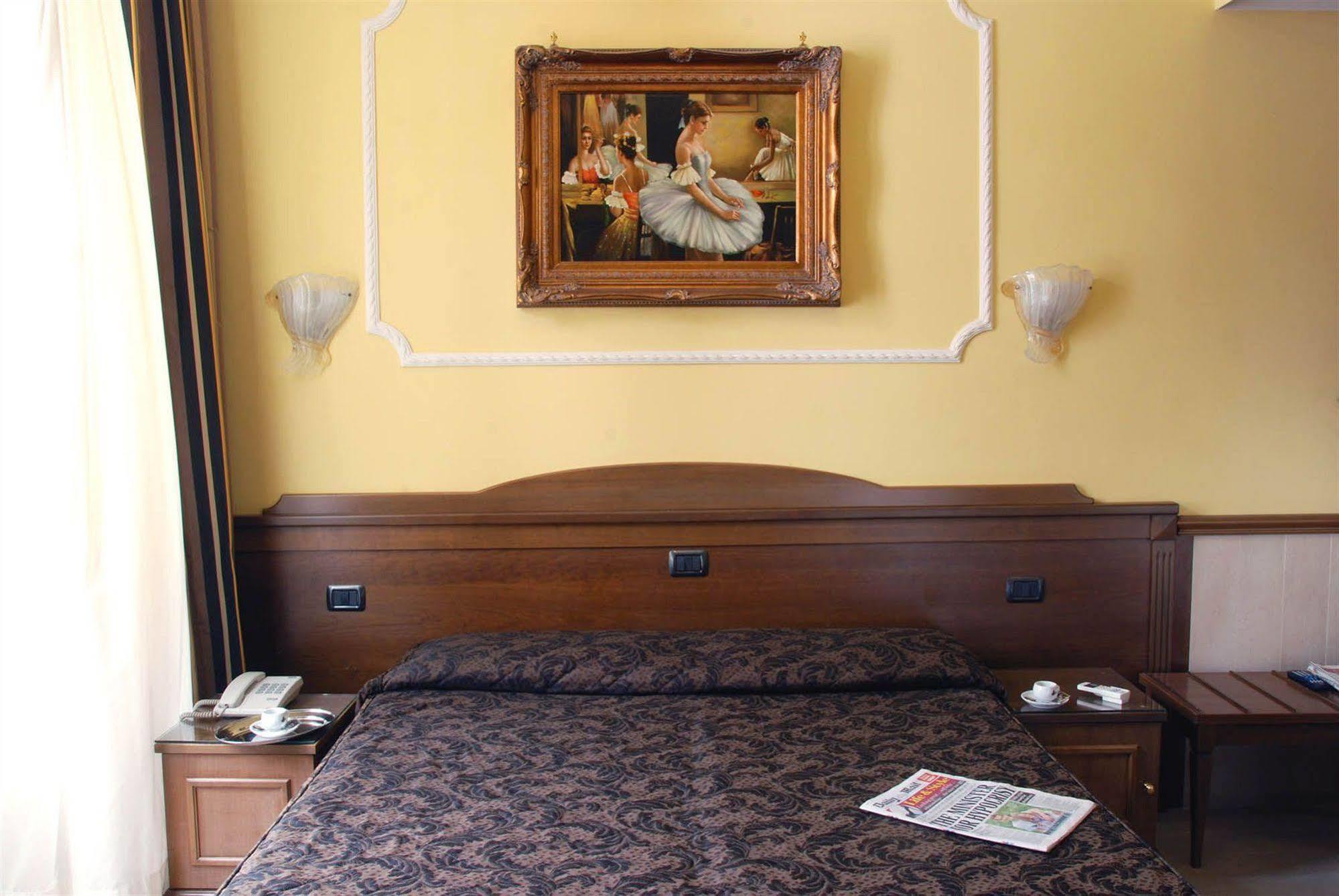 Hotel Marco Polo Roma Esterno foto