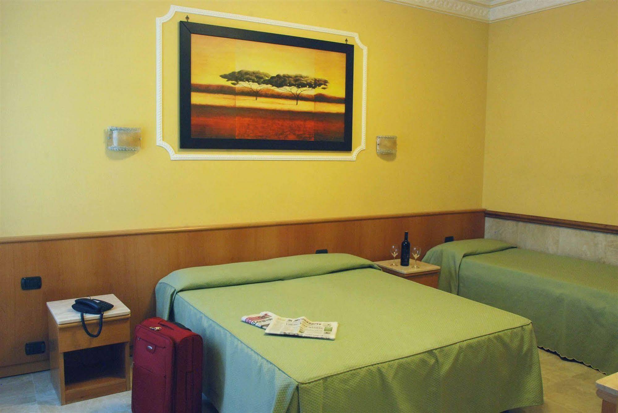 Hotel Marco Polo Roma Esterno foto