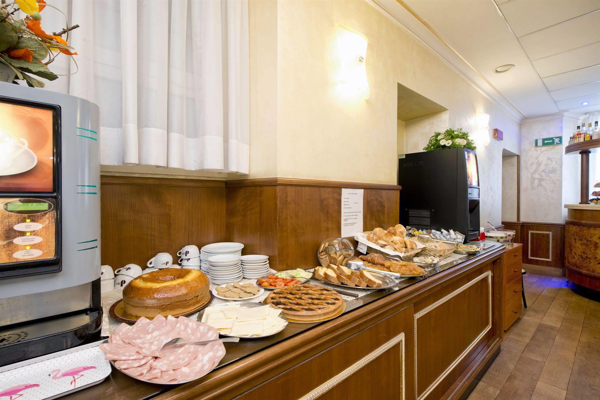 Hotel Marco Polo Roma Esterno foto